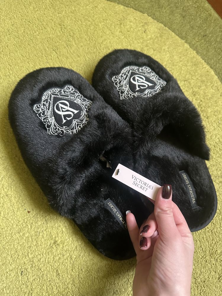 Тапочки Victoria's Secret Closed-Toe Faux Fur Slippers ОРИГІНАЛ!