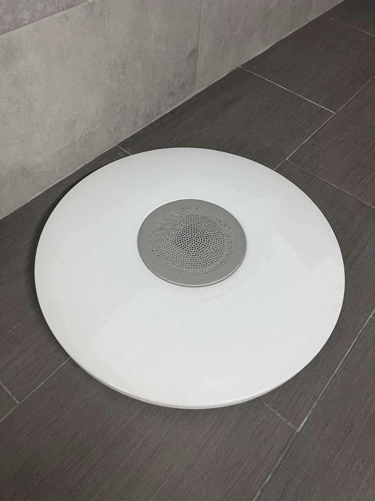 Lâmpada LED com alto-falante