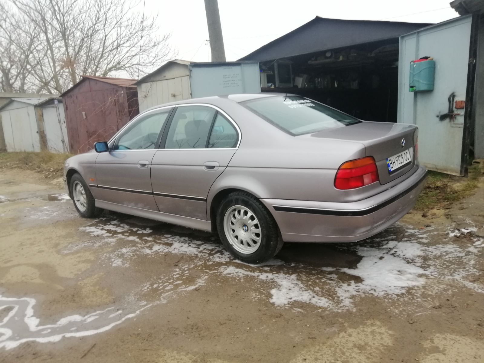 Продам BMW е39 двигатель м52b25