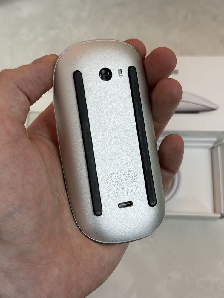 Мышь Apple Magic Mouse (USB‑C) Multi-Touch Surface White (MXK53)