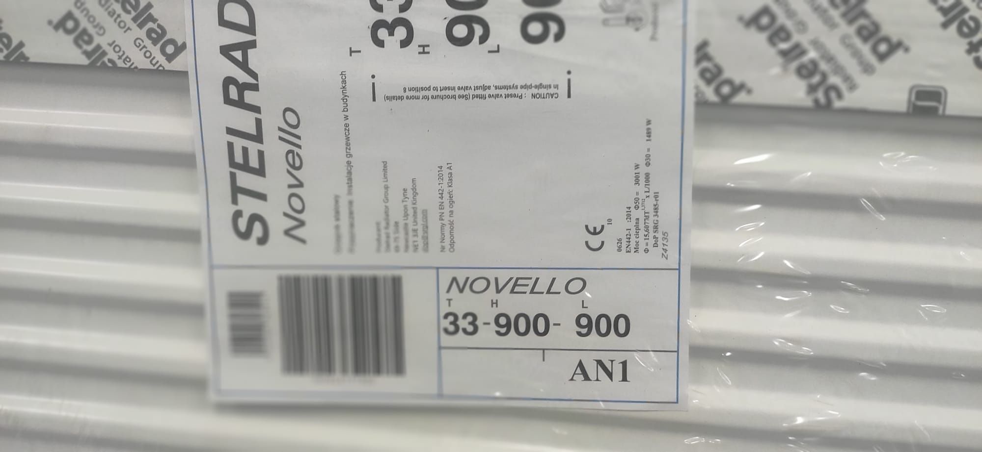 Grzejnik Stelrad Novello 33×900×900, głębokość 183 mm!