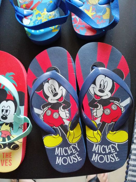 4 pares de chinelos, Mickey, t. 25/27 Novo