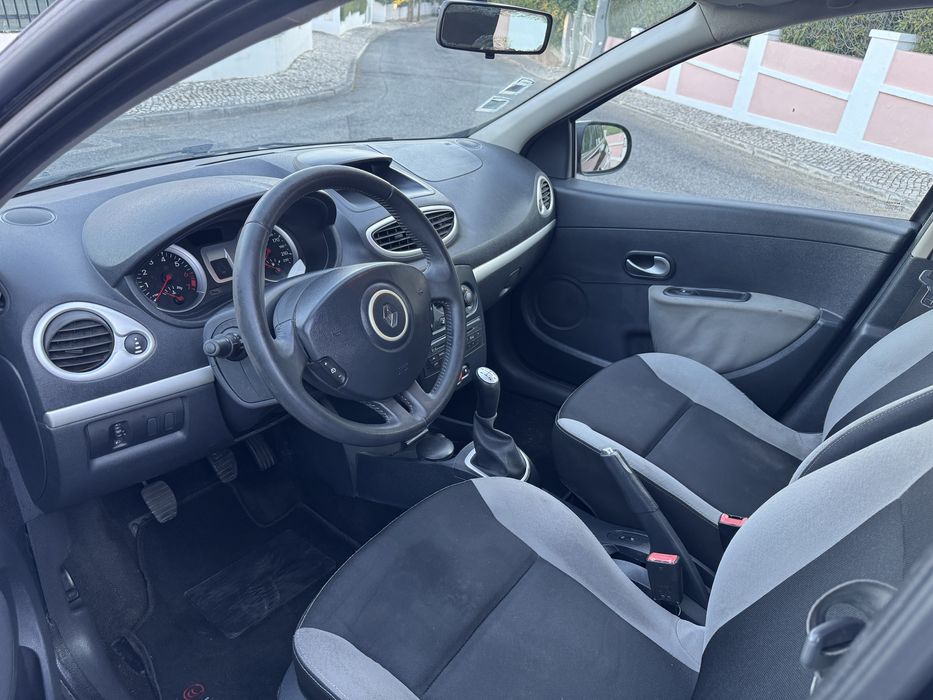 RENAULT CLIO 1.2 GASOLINA  NACIONAL ANO 2012 AR CONDICIONADO