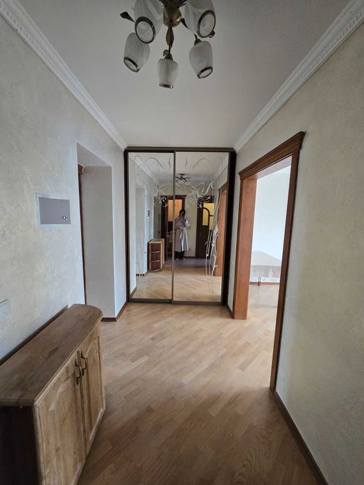 Продаж 2 кім квартири, 70 кв.м., з ремонтом і меблями/Постанова