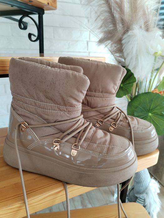 Buty zimowe beżowe