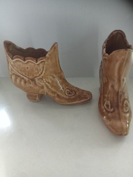 Сувенирные сапожки из керамики