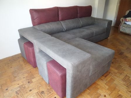 Sofa chaise reversivel + 4 puffs + Bau novo