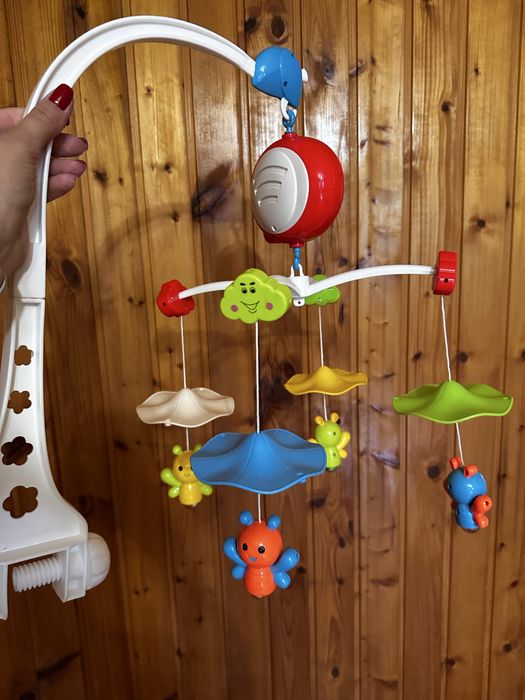 Дитячі іграшки, дитячий товар, дитячий мобіль