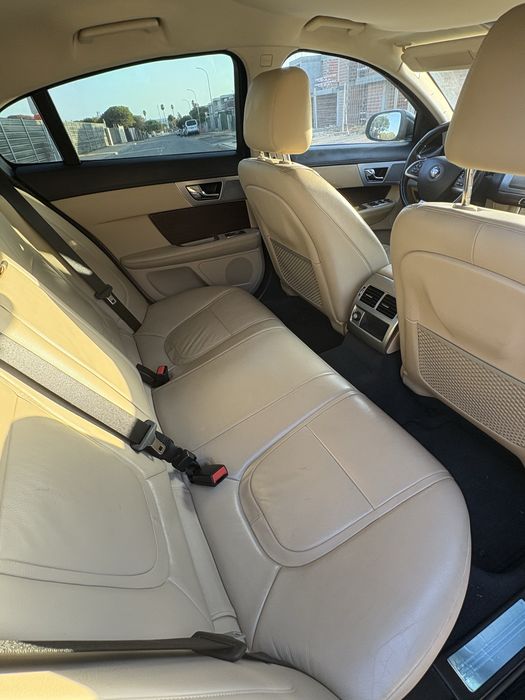 Jaguar XF Sedan 2.2 D