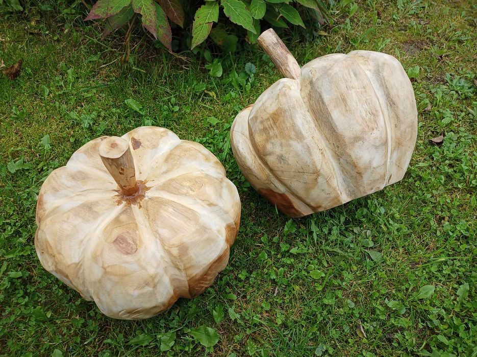 DYNIA na Halloween Elegancka Rzeźba z Drewna Tekowego 25cm śr.