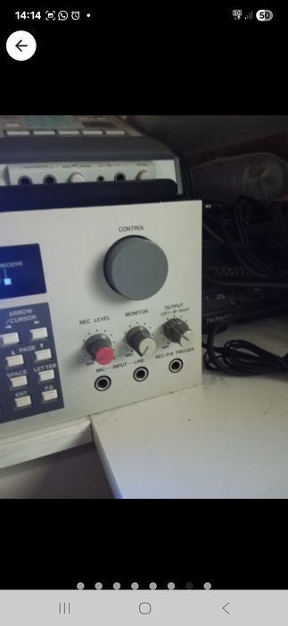 Sampler Akai s900 Gotek nowy ekran