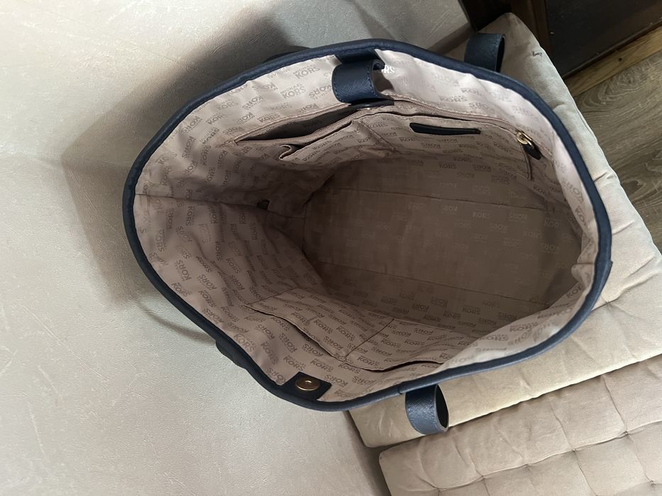 Шкіряна сумка тоут Michael Kors