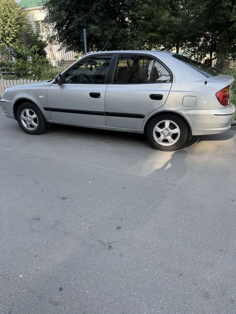 Hyundai accent 2005 року