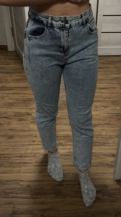 Джинси, тягнуться, в хорошому стані