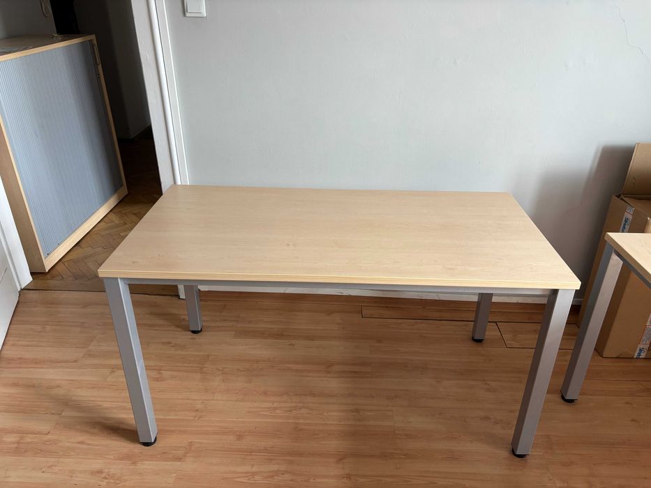 Biurko drewniane Nowy Styl - solidne, eleganckie, gotowe do pracy!