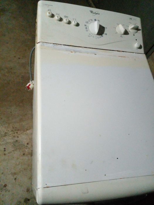 Продам пральну машину Whirlpool на 5 кг