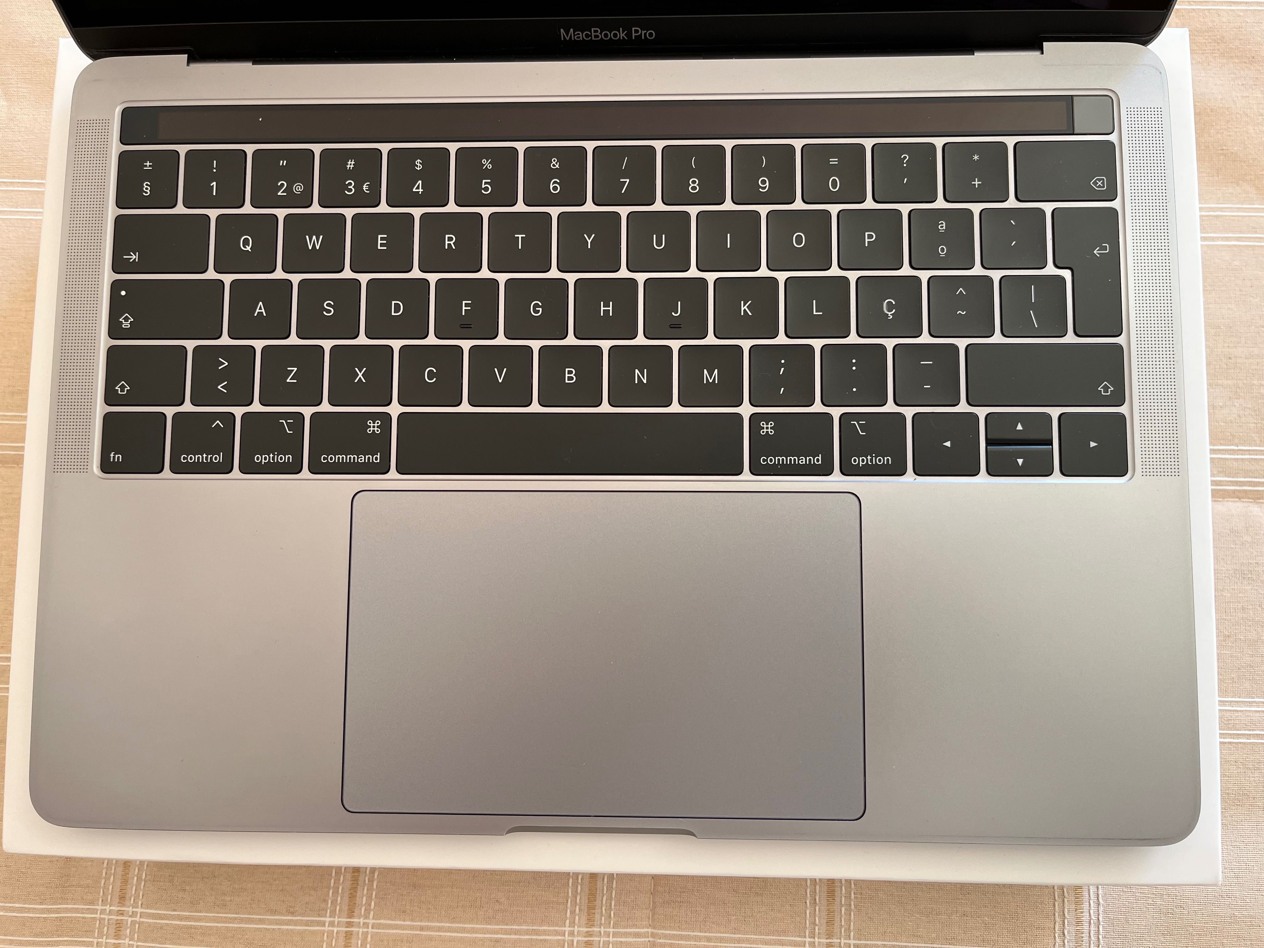 Macbook Pro 13” Touch Bar Intel Core i5 1.4GHz 8GB Ram 256GB SSD