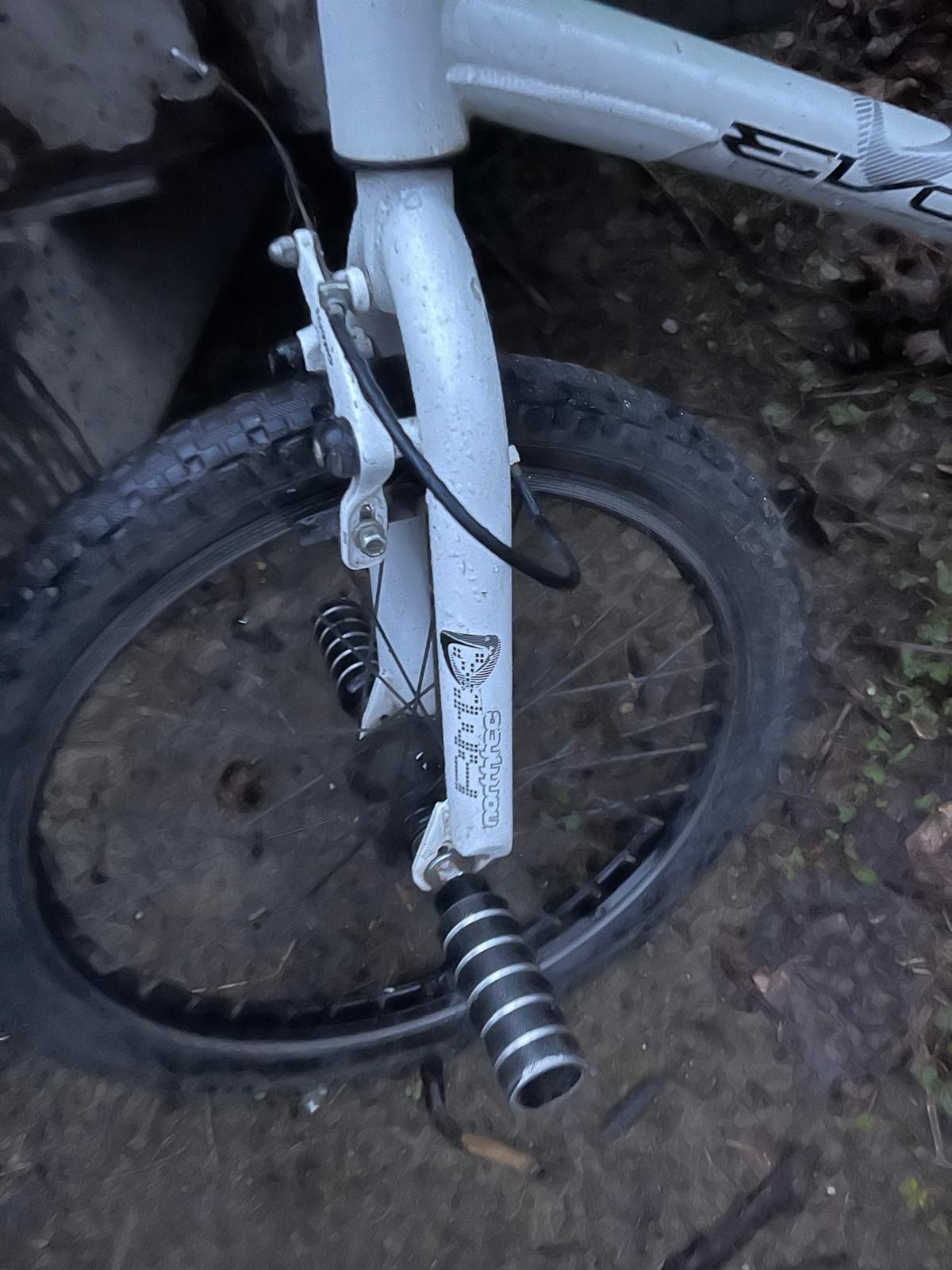 Rower evolution II typ bmx wyczynowy do skakania dirt jumping podpory