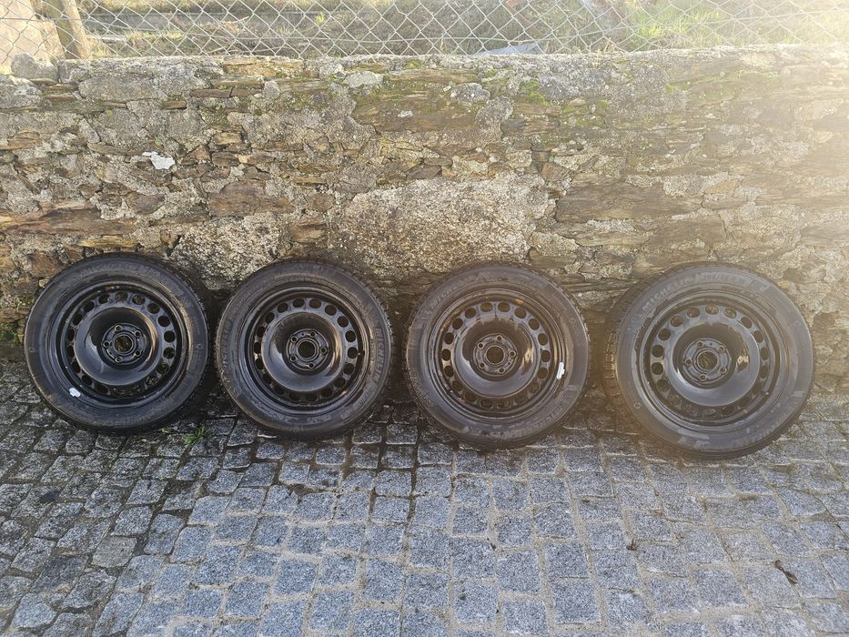 Jantes 16 5×112 Audi Seat VW Skoda Mercedes com pneus 205/55R16
Possí