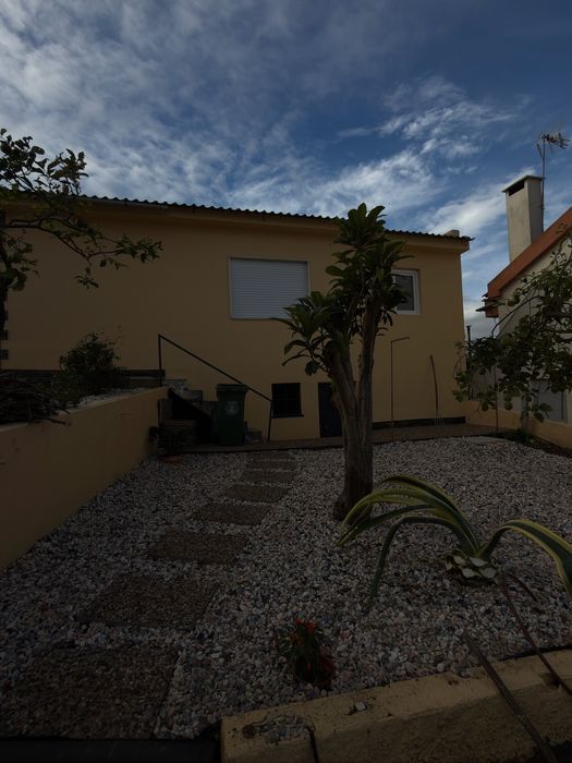 Casa terea t2 para alugar