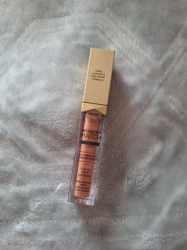 Matowa pomadka w płynie eveline cosmetics wonder match 04 caramel