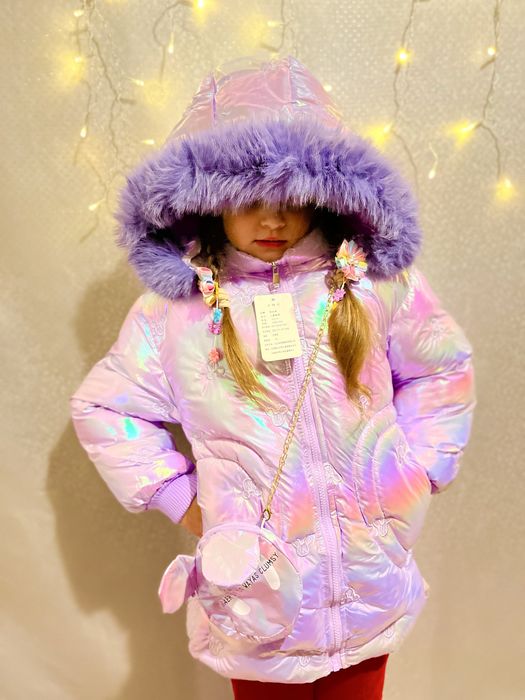 Зимова фіолетова куртка з сумочкою для дівчинки.
