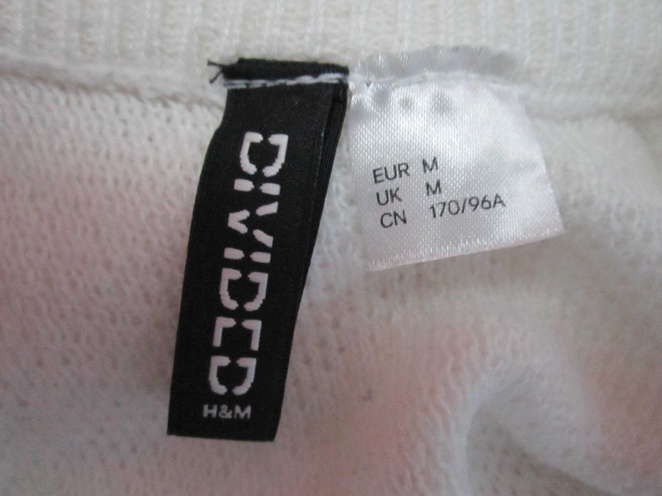 rezerwacja-biały ciekawy sweter rozm M-L oversize