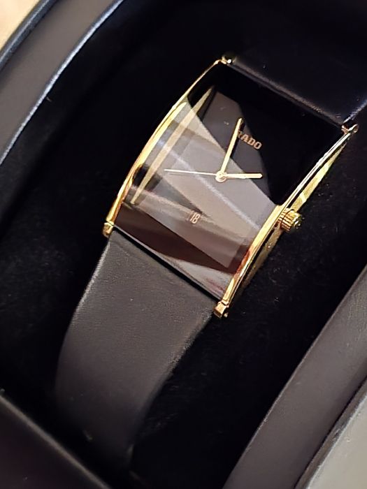 Продам Швейцарський годинник RADO