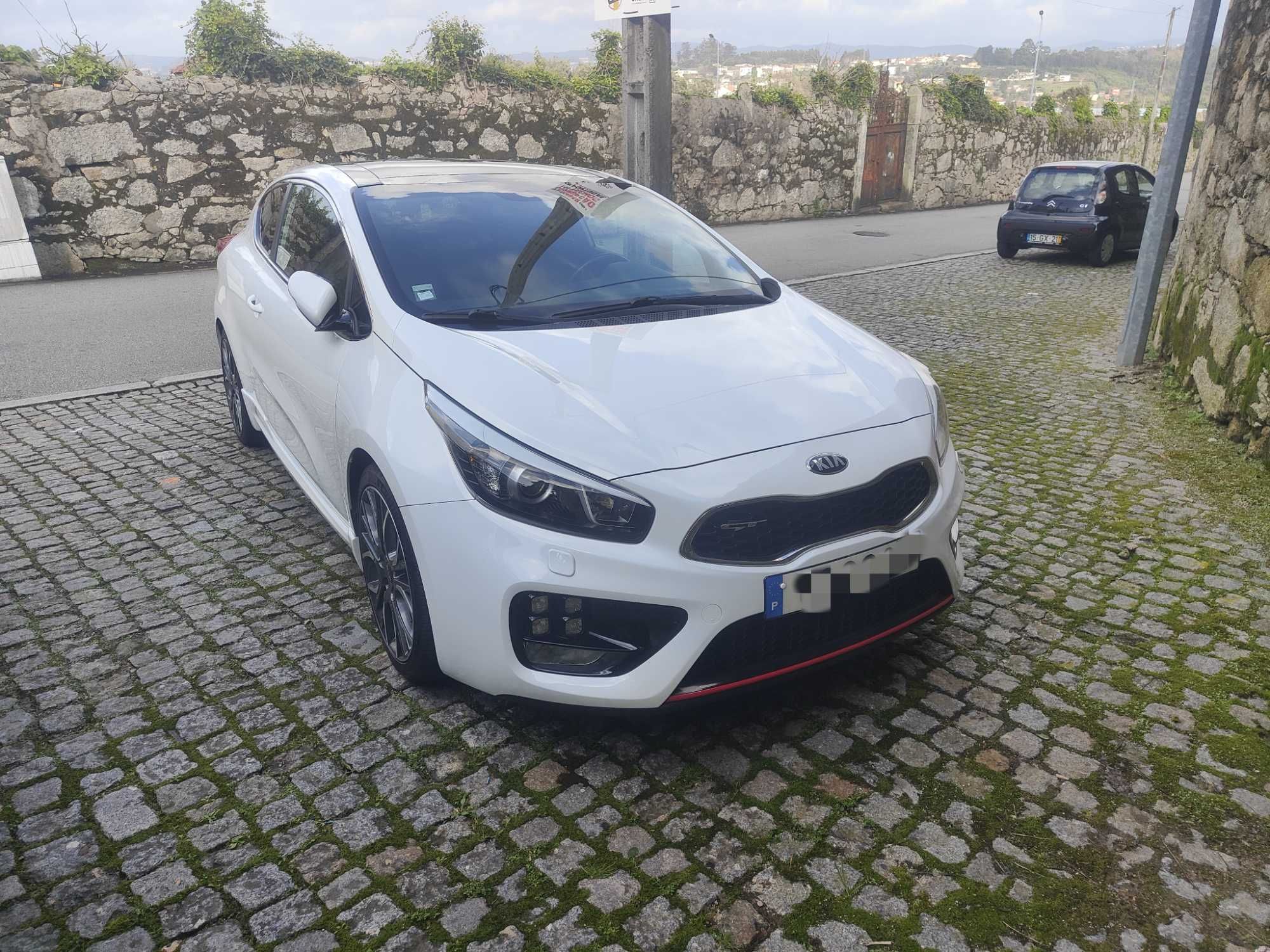 Kia Ceed GT 1.6 204cv