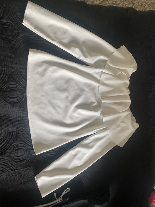 Bluzka hiszpanka odkryte ramiona kremowa rozm uniwersalny