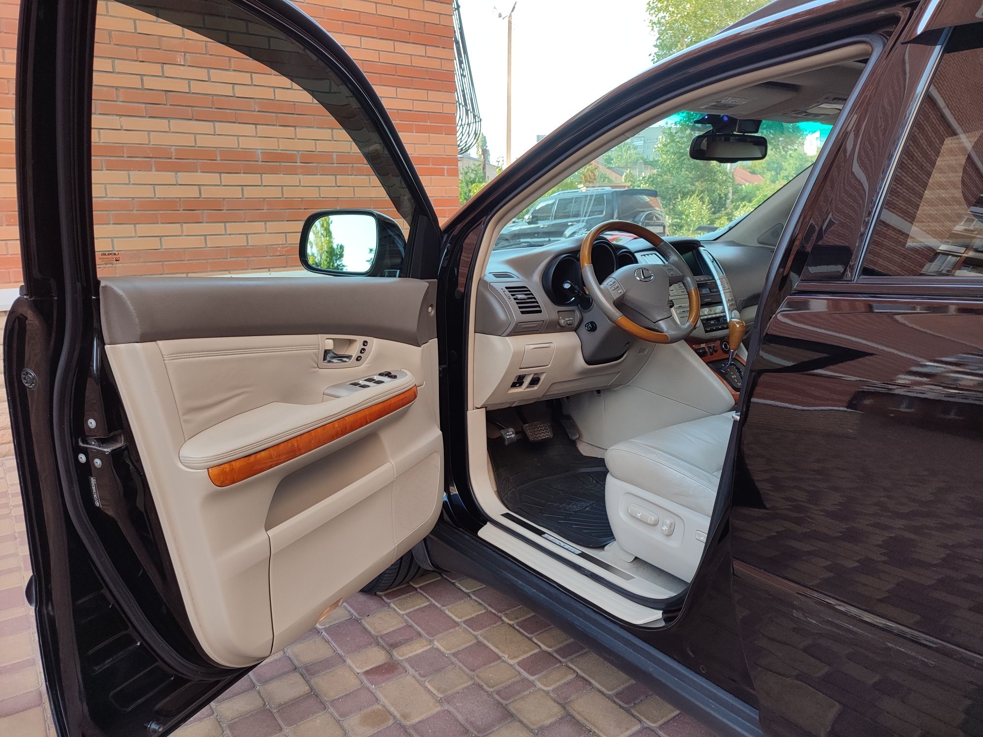 Срочно продам Lexus rx 350.