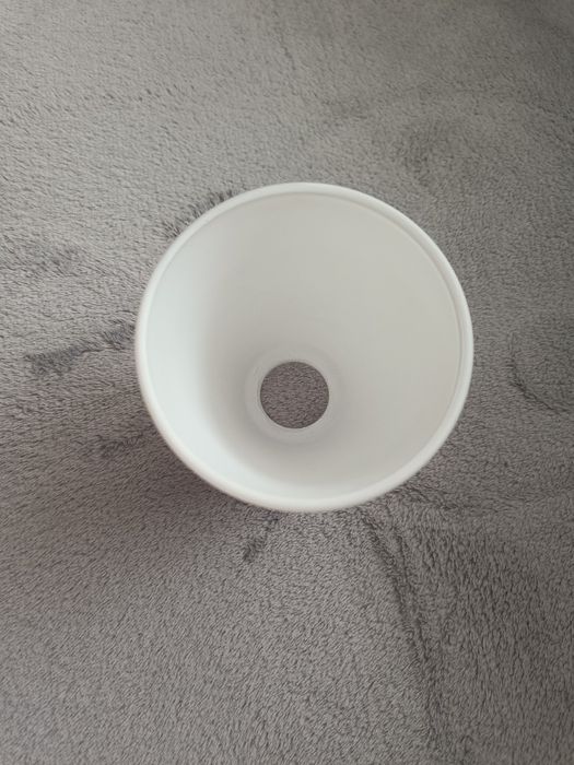 Mały szklany klosz do lampy stojącej
