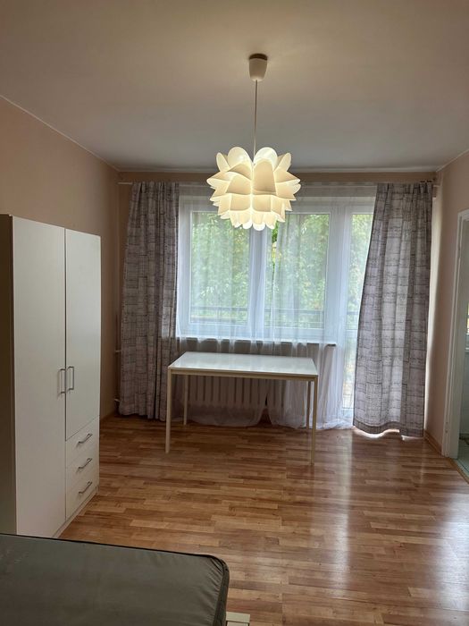 Bezpośrednio , przytulna kawalerka 27m2 z balkonem .