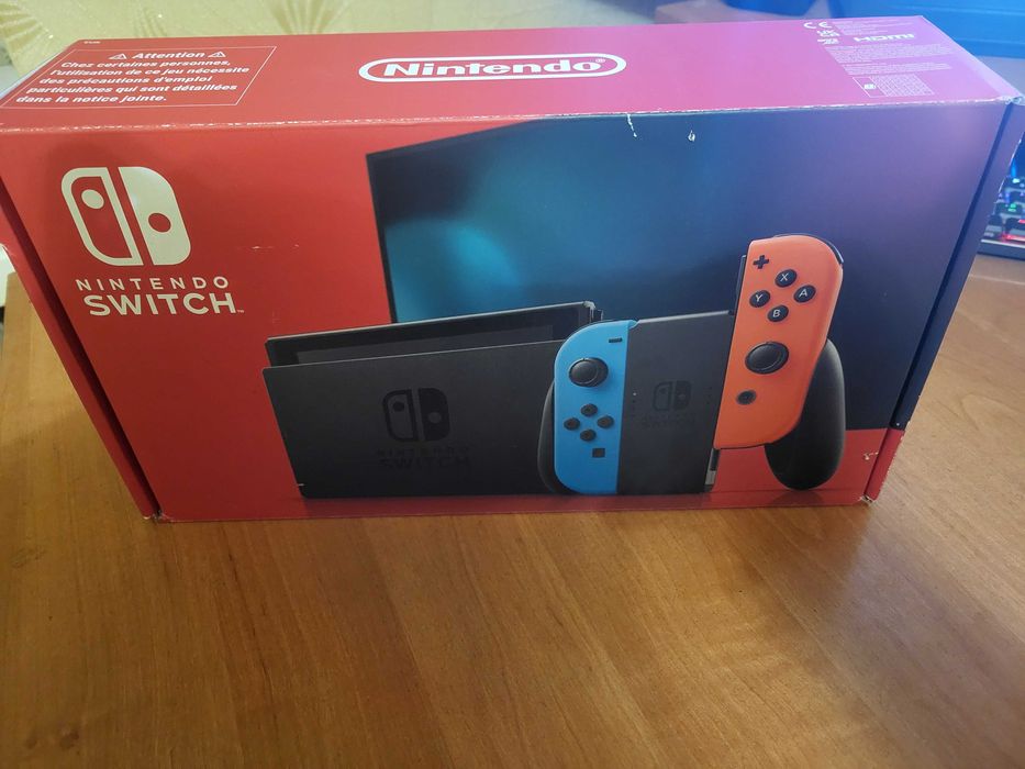 Ігрова консоль Nintendo Switch (неоновий червоний/неоновий синій)