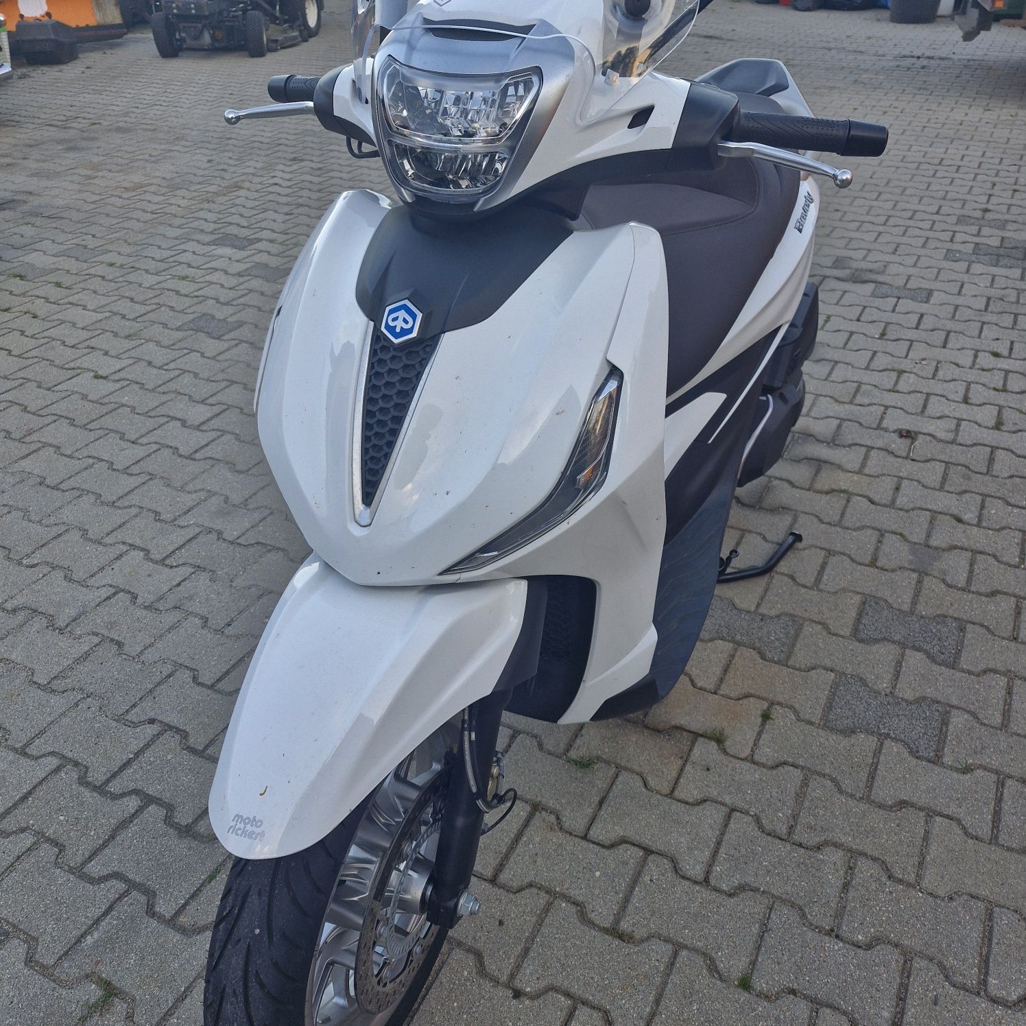 Piaggio beverly 400 hpe  jak nowy 2023