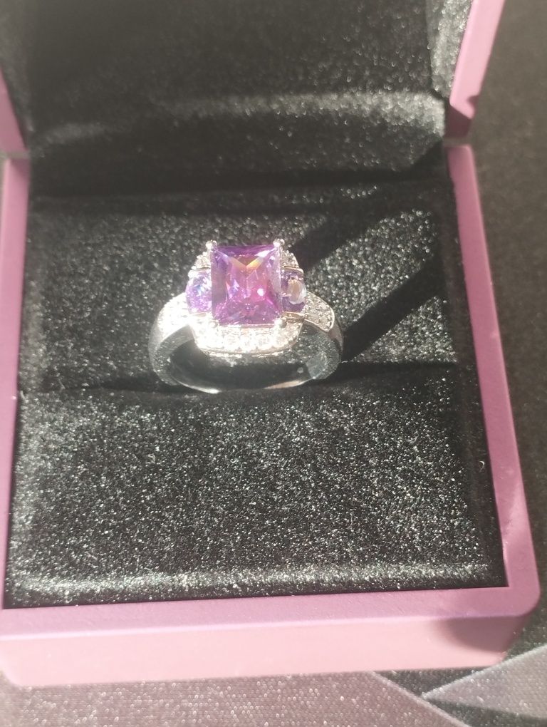 Кольцо Crystal Violet Swarovski 17 размер