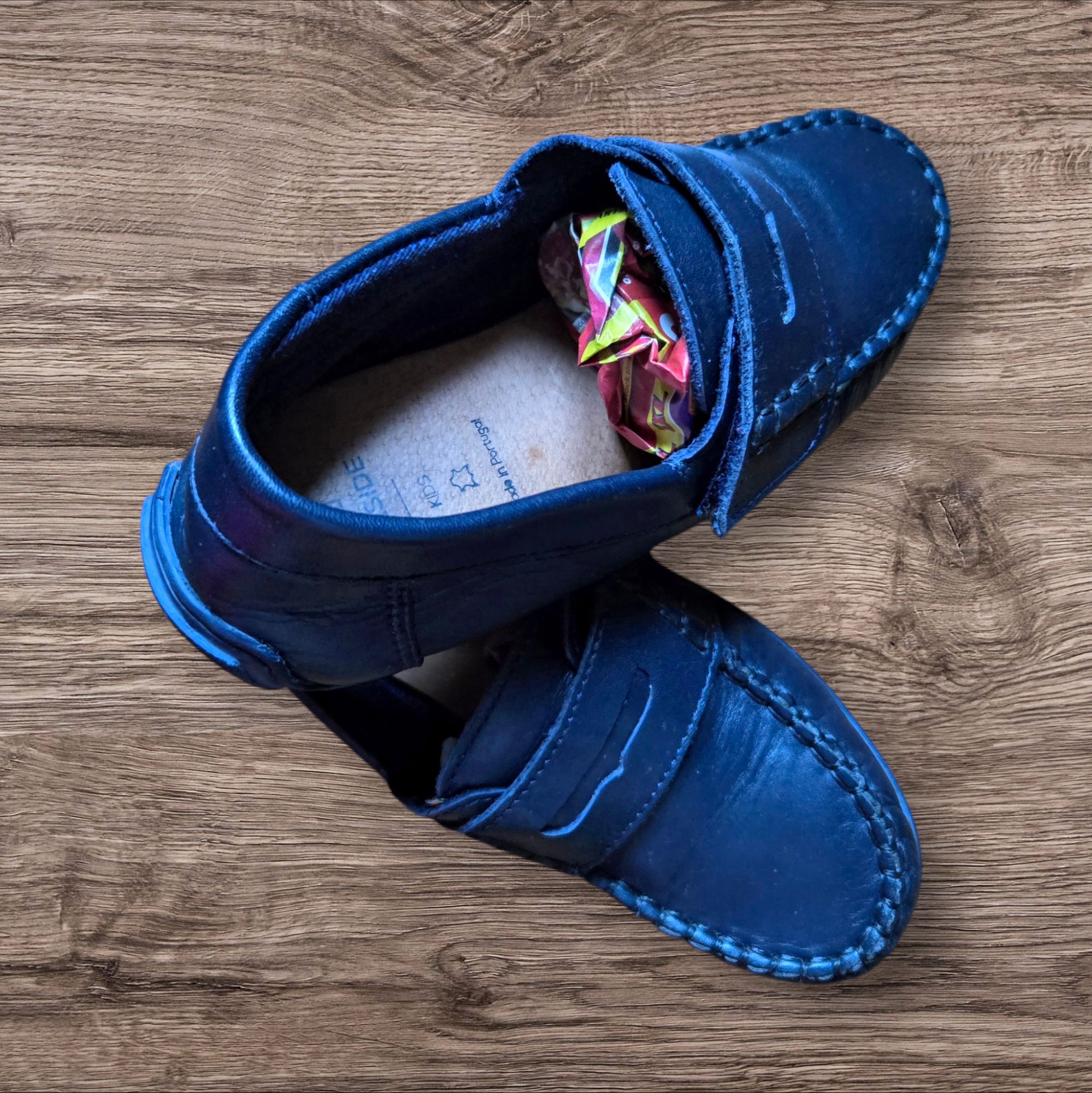 Sapatos/mocassins em pele, com velcro