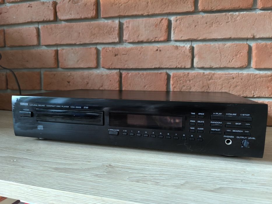 Odtwarzacz CD Yamaha CDX 550E RS