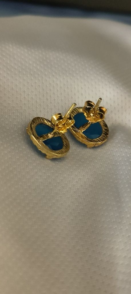 Brincos em prata com pedra azul