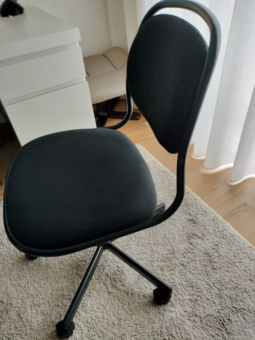 Cadeira secretária Preta