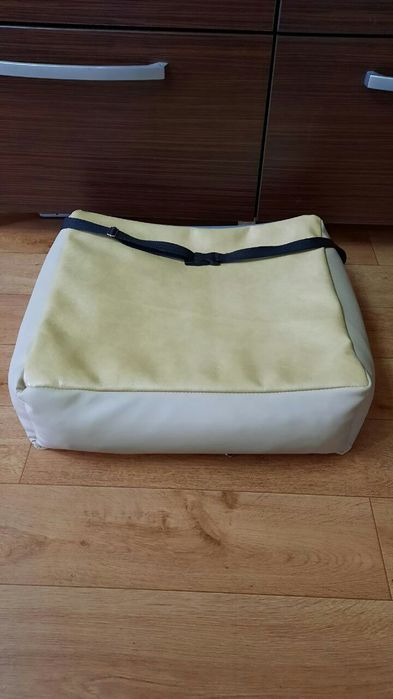 Автокресло для перевозки собак