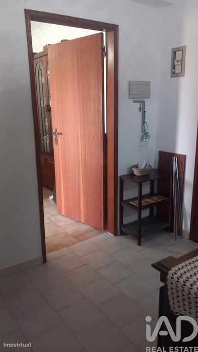 Apartamento T1 em Vila Cova à Coelheira de 78,5 m2
