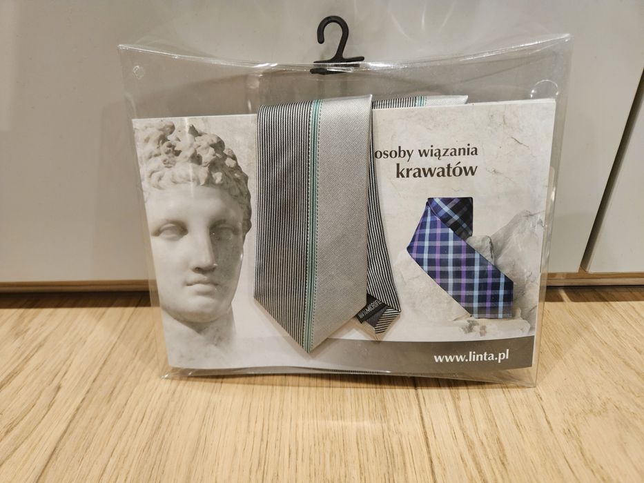 Krawat na prezent w oryginalnym nienaruszonym opakowaniu