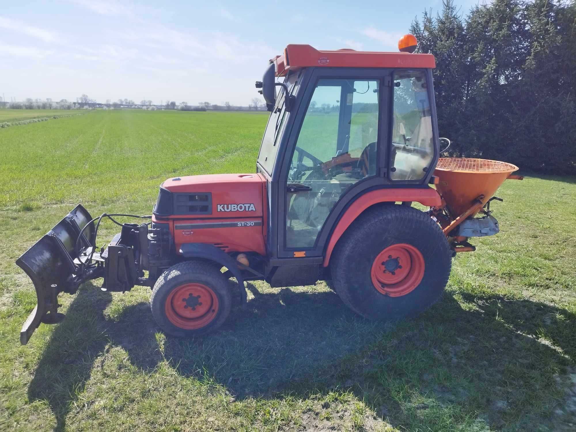 Kubota ST 30 sprowadzony komunalny/ ogrodniczy 4x4