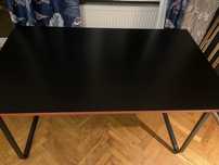 Czarny stół IKEA