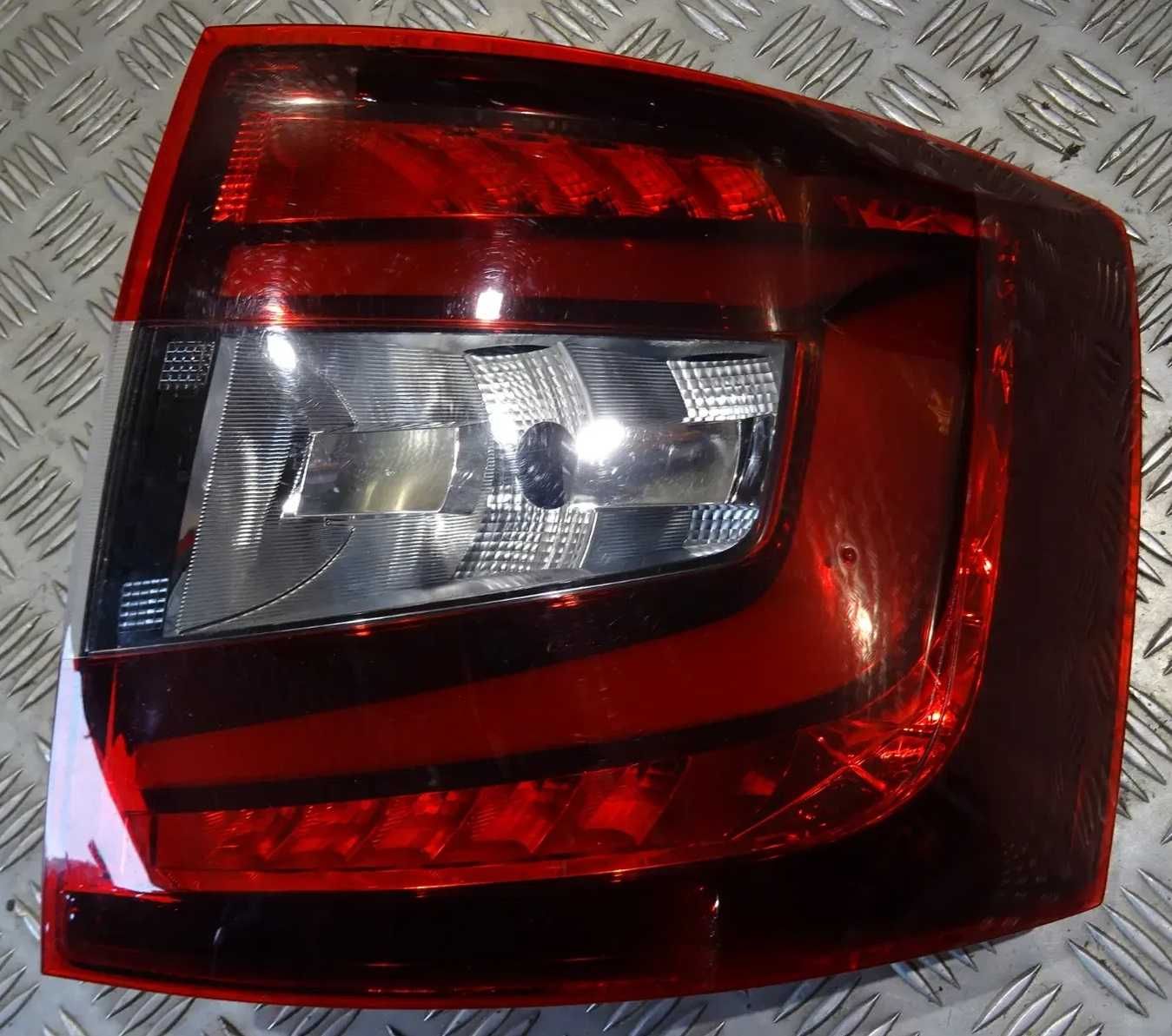 Skoda Octavia III 3 kombi lift lampa led tyl tylna prawa