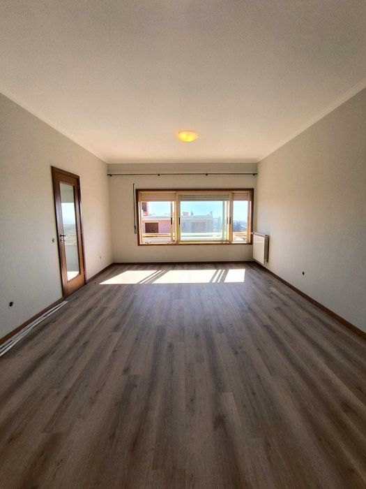 Serviços OBRAS: cerâmica/azulejo, pintura, pladur e flutuante