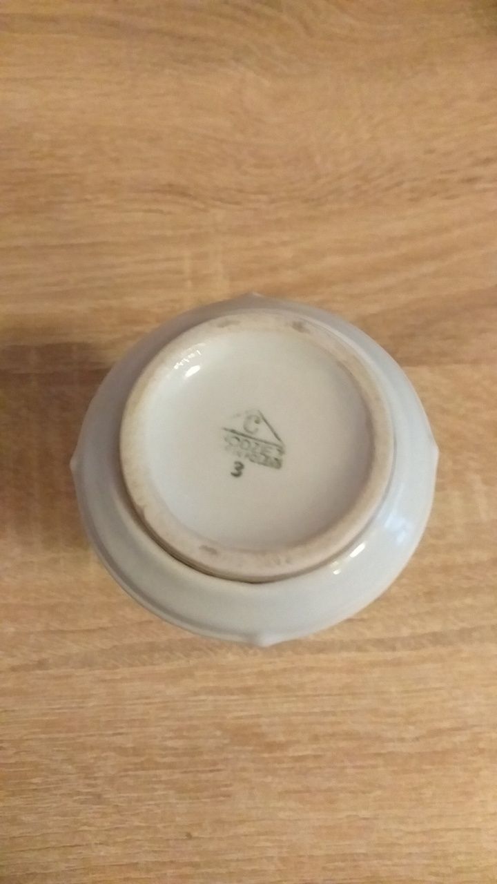 Wazonik porcelanowy