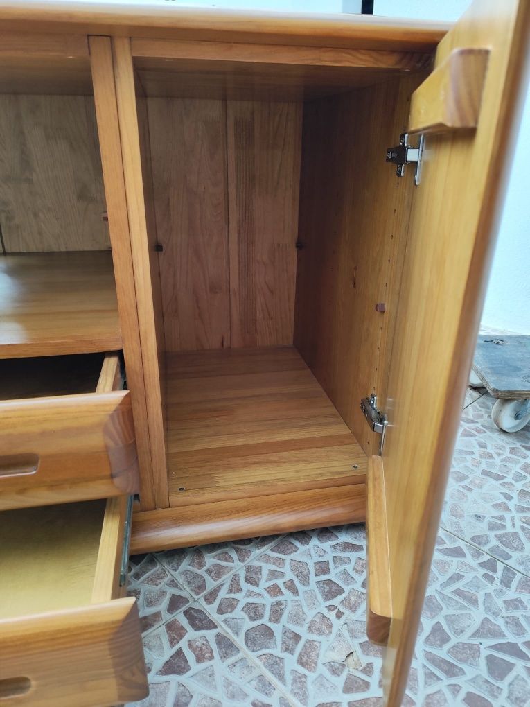 Móvel de TV Harpa usado