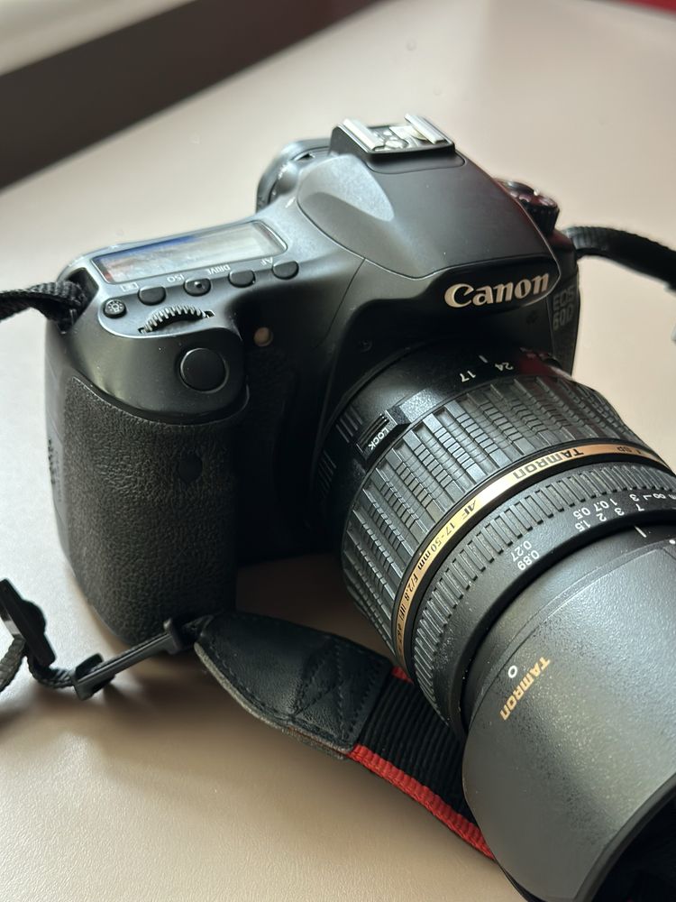 Цифровий фотоапарат Canon EOS 60D